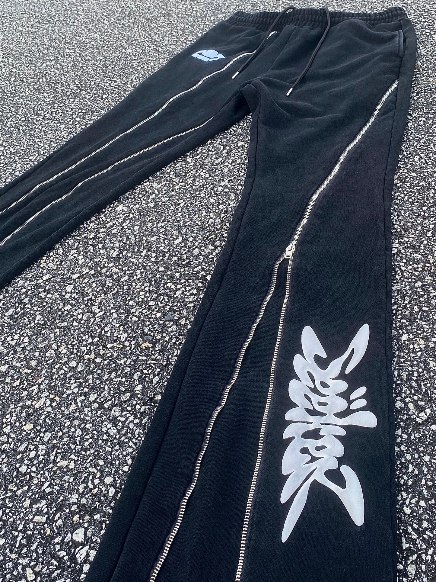 Stacked Seëker Sweats